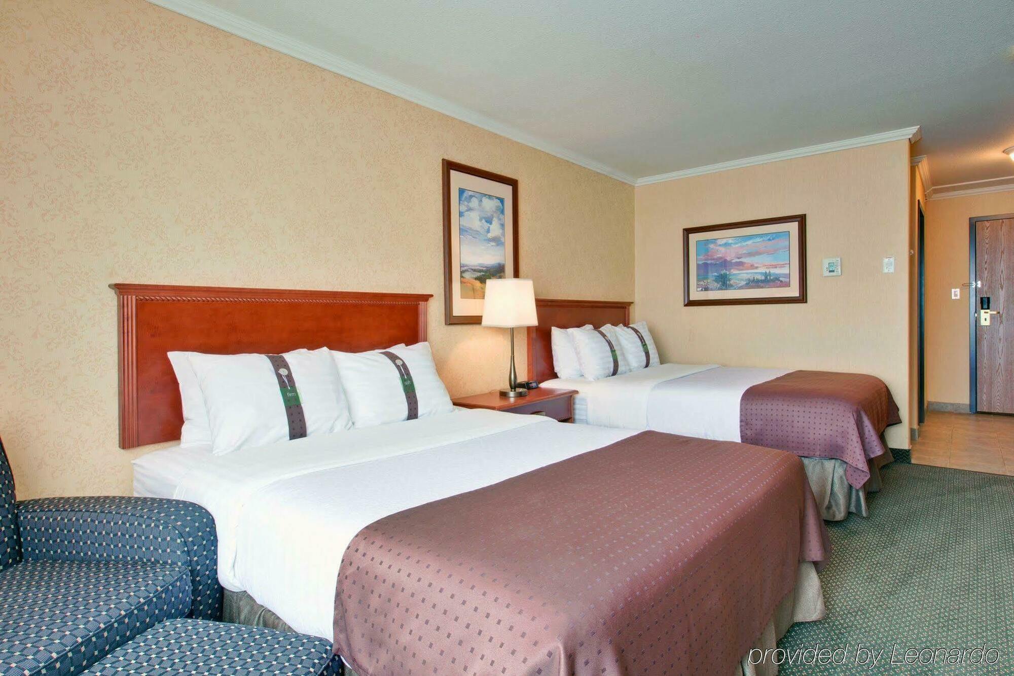 Holiday Inn & Suites Grande Prairie, An Ihg Hotel Room photo