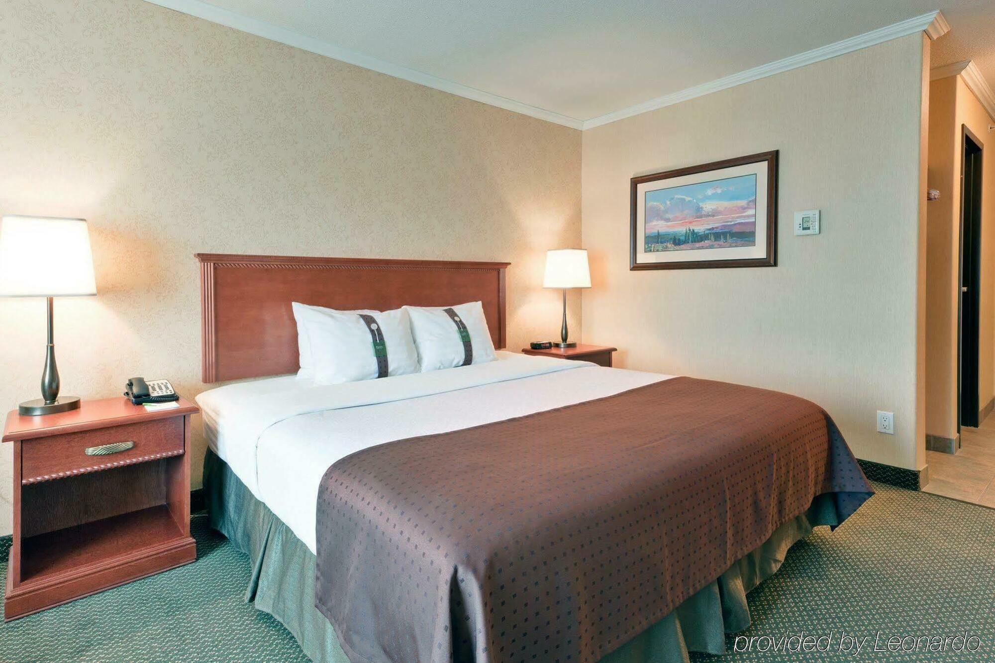Holiday Inn & Suites Grande Prairie, An Ihg Hotel Room photo